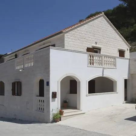 Pucisca Hotel Postira